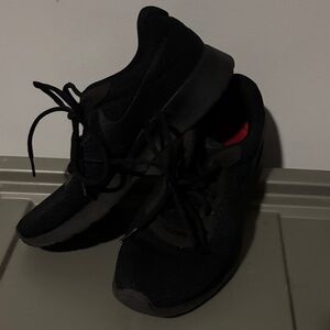 Nike Men's Black Sneakers